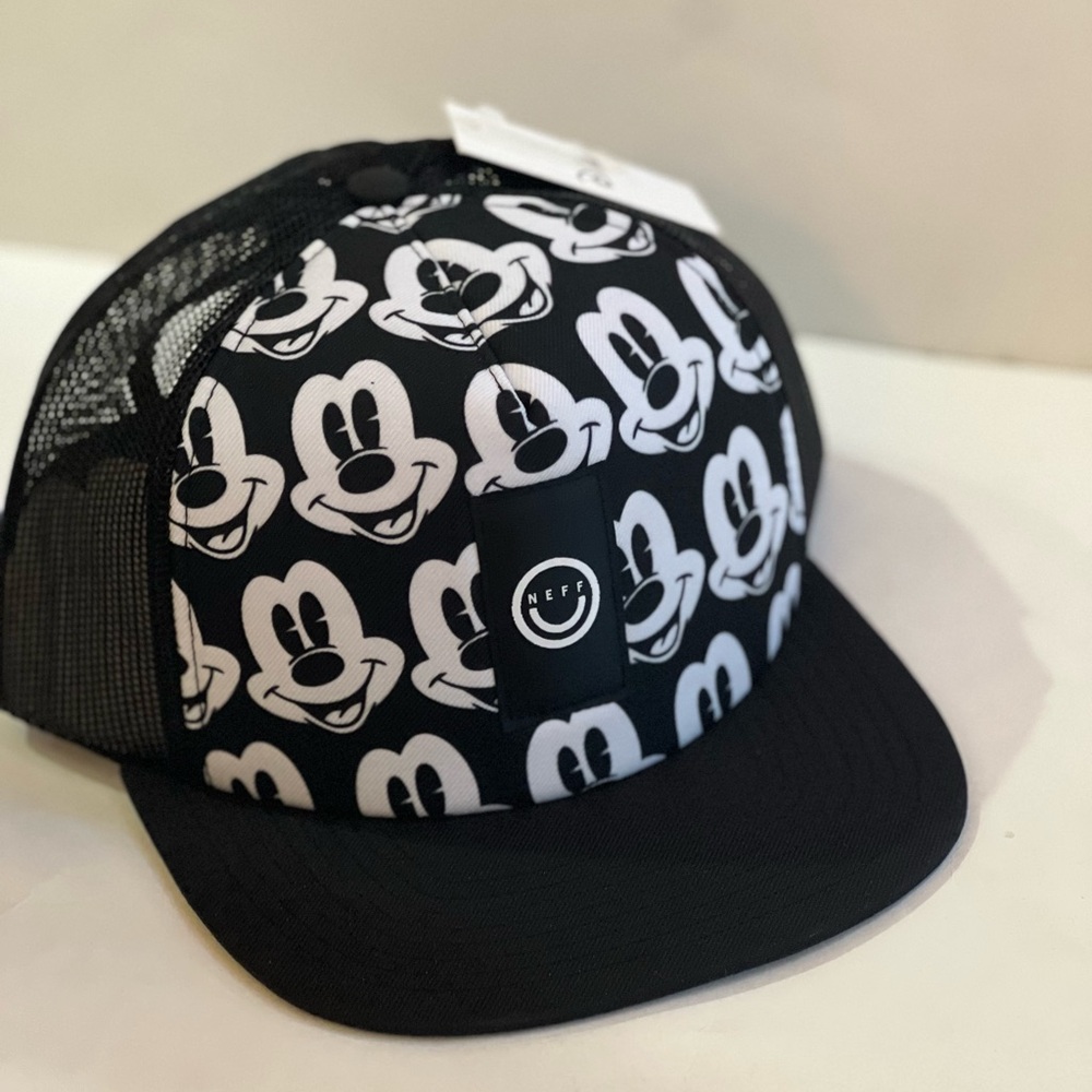 Disney Neff Black White Mickey Mouse Faces Hat